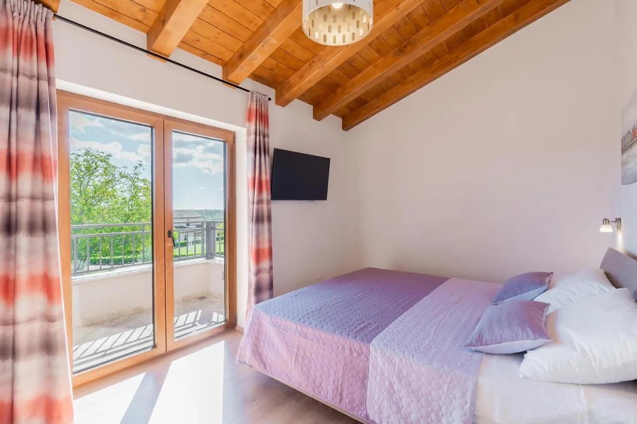 Villa Atop The Village With Stunning View Vizinada 0*,
