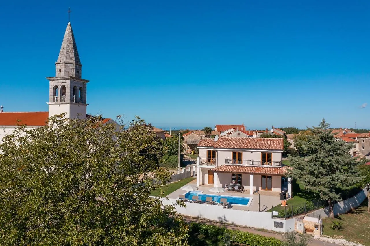 Villa Atop The Village With Stunning View Vizinada Croatia