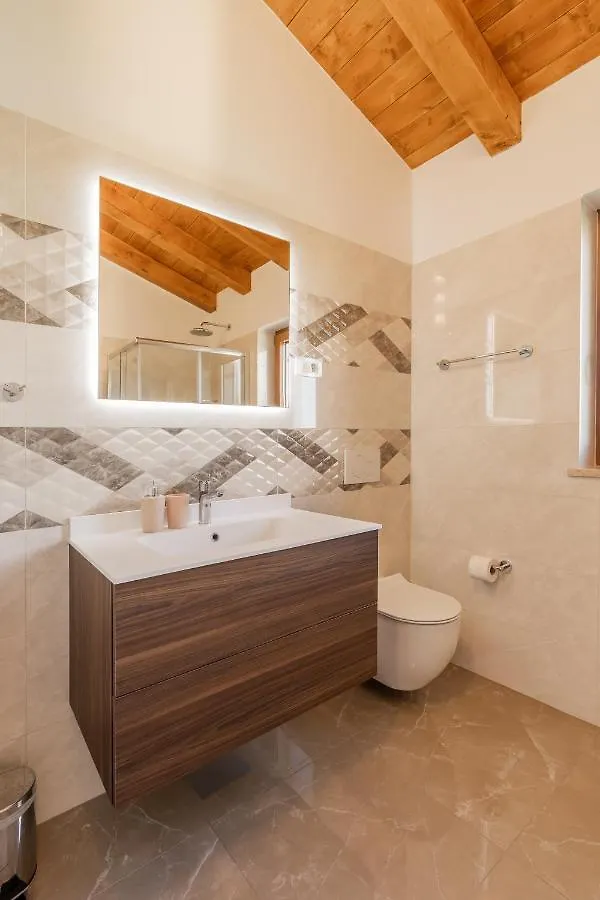 Villa Atop The Village With Stunning View Vizinada