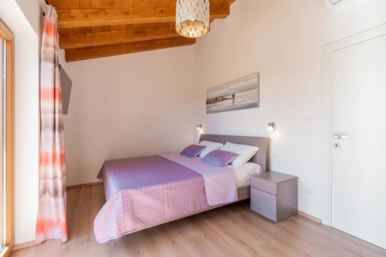 Villa Atop The Village With Stunning View Vizinada
