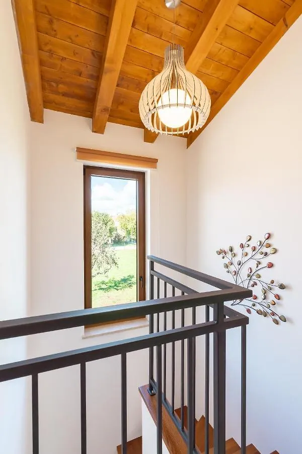 Villa Atop The Village With Stunning View Vizinada