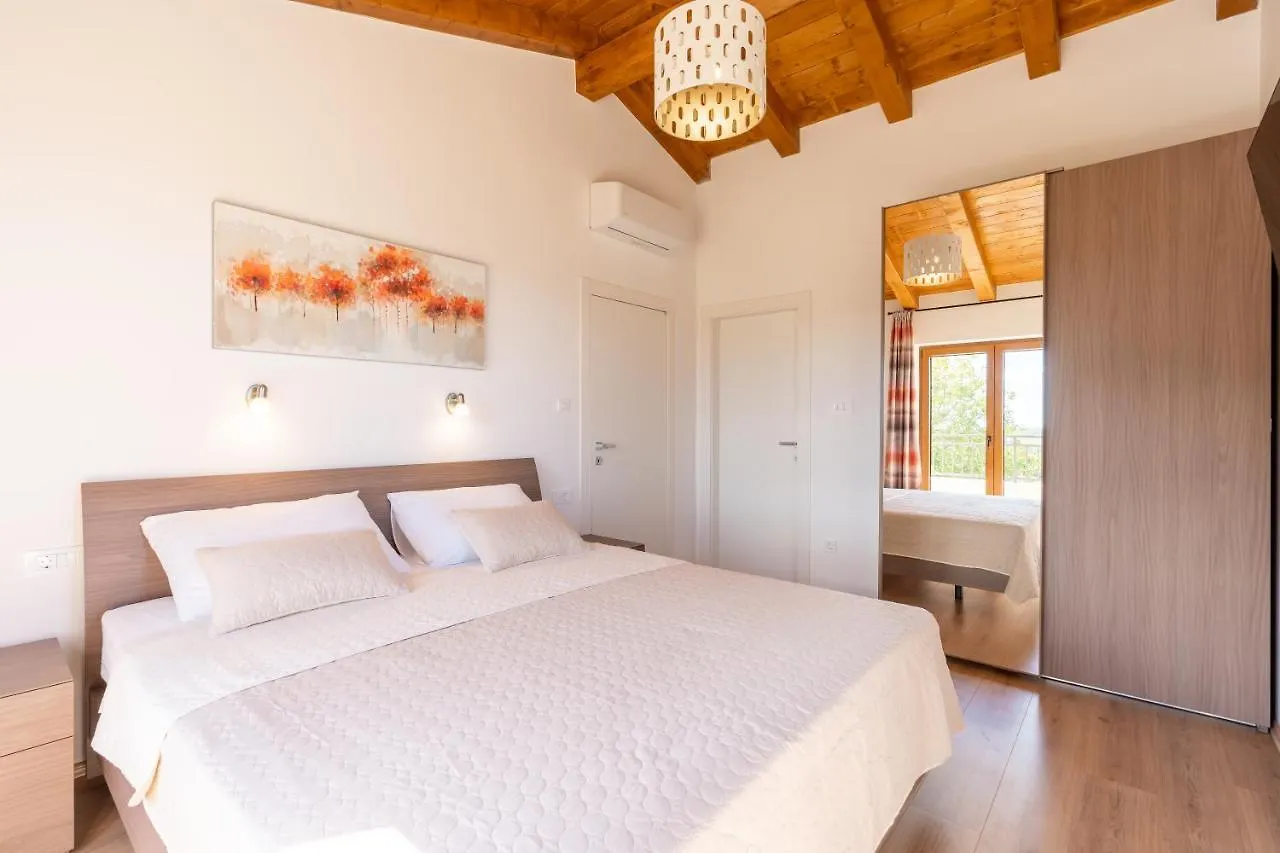 Villa Atop The Village With Stunning View Vizinada