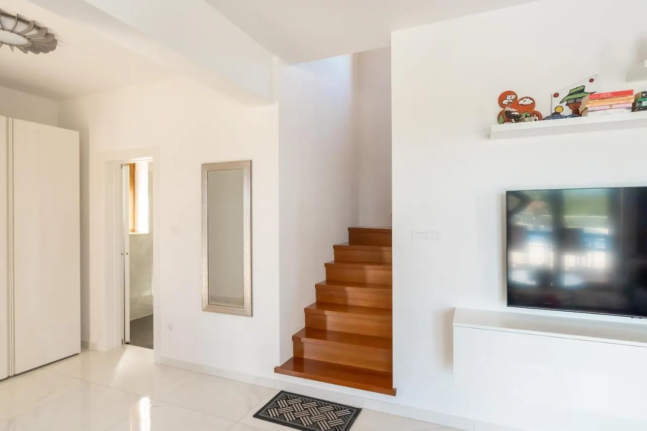 Villa Atop The Village With Stunning View Vizinada