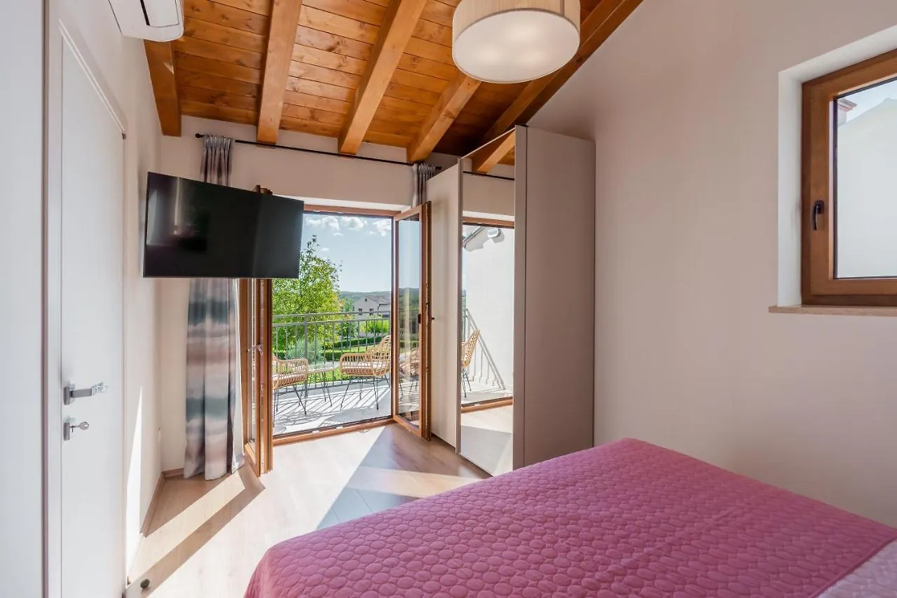Villa Atop The Village With Stunning View Vizinada